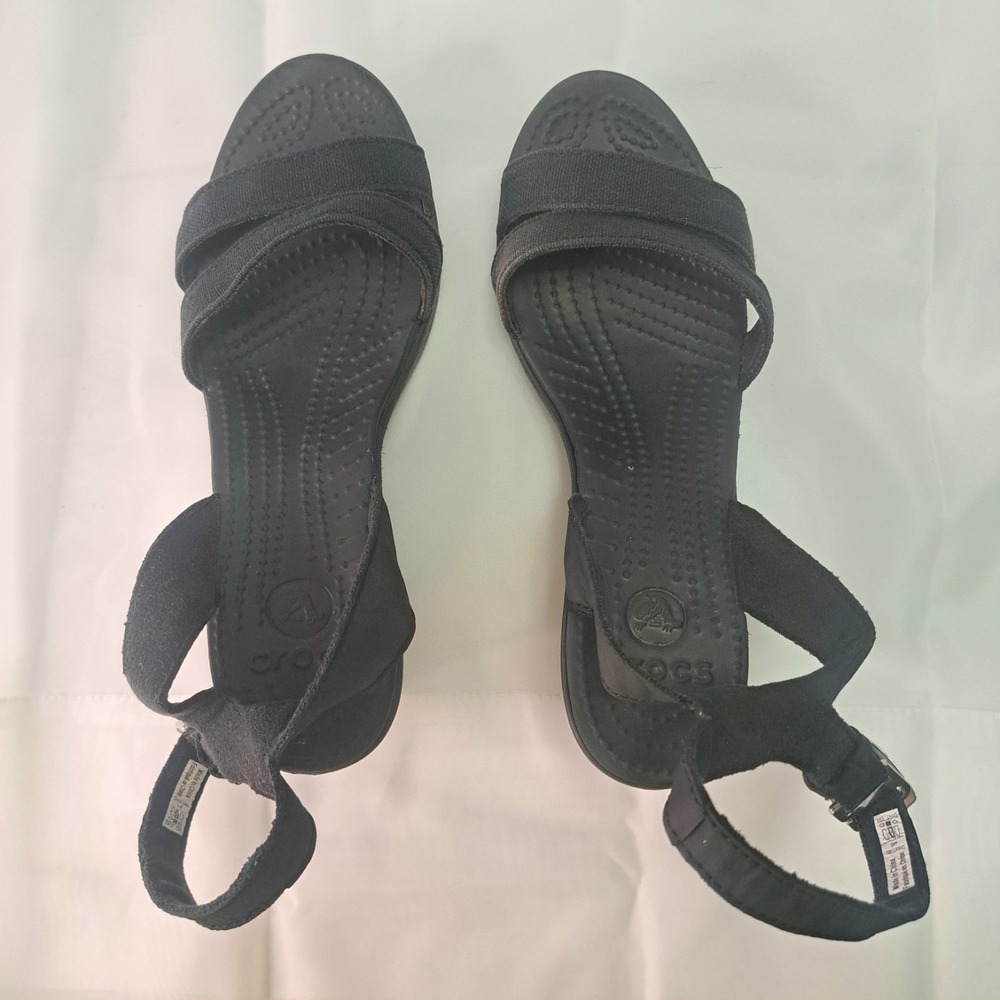 Crocs Black Leigh II Ankle Strap Wedge Sandals Women Size 6 Chic Boho Summer Fun - Picture 2 of 7